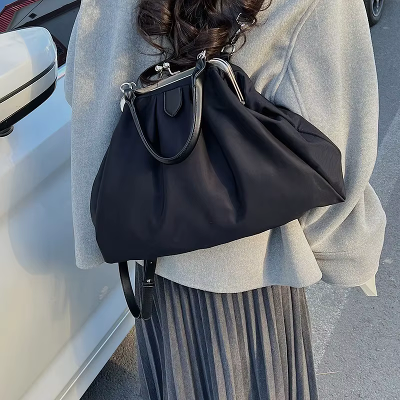 Sac à main pochette léopard pour femme avec fermoir métallique