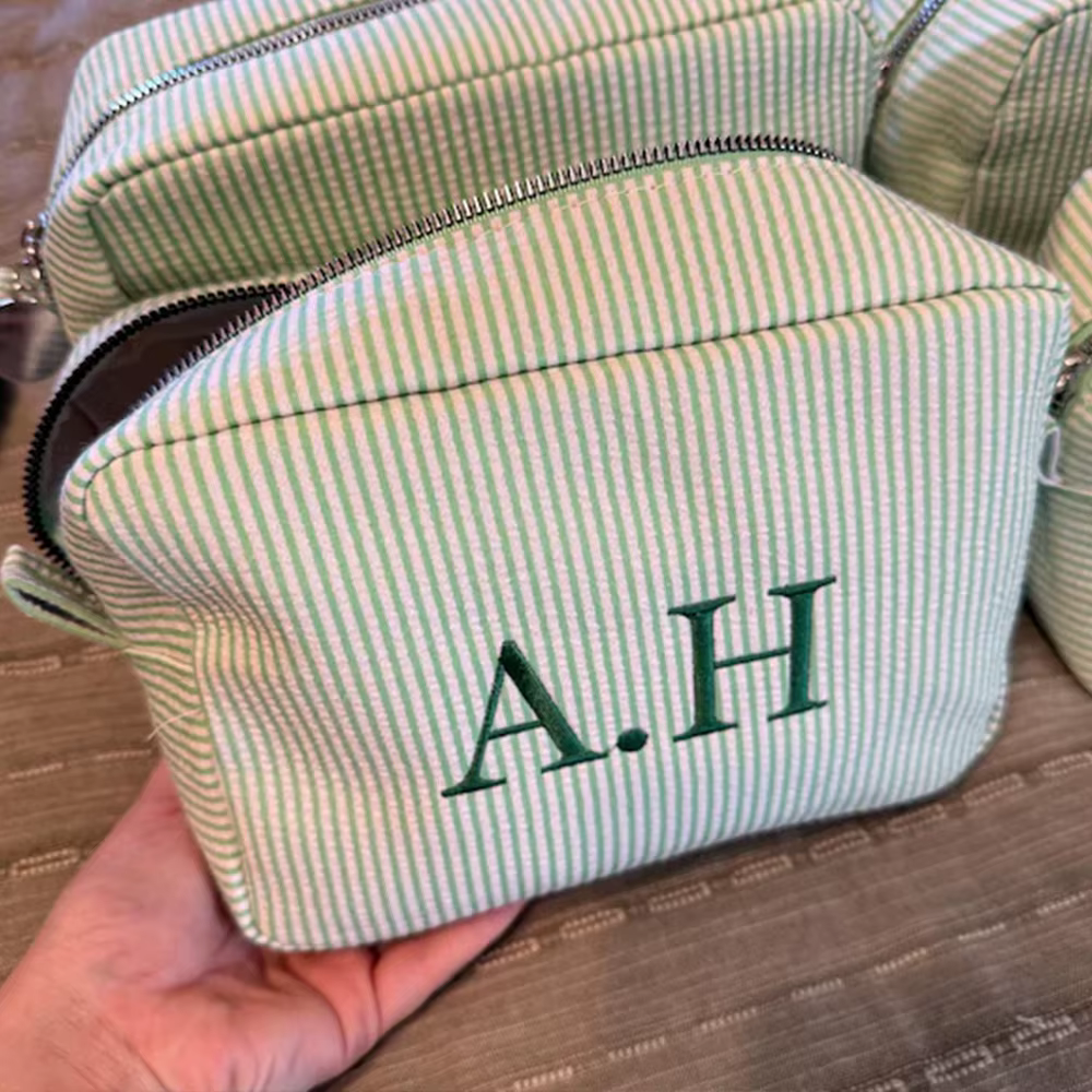 Nouveau sac à cosmétiques cadeau d'anniversaire pour fille trousse de toilette en coton nom personnalisé sacs de voyage pour femmes cadeaux de mariage personnalisés