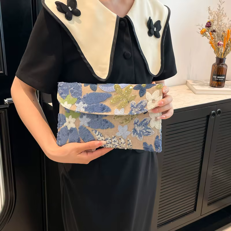 Pochette élégante style enveloppe avec broderie de sequins pour femme