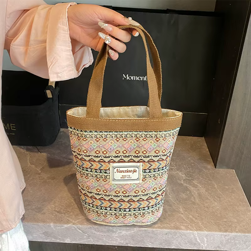 Sac panier tressé artisanal de niche