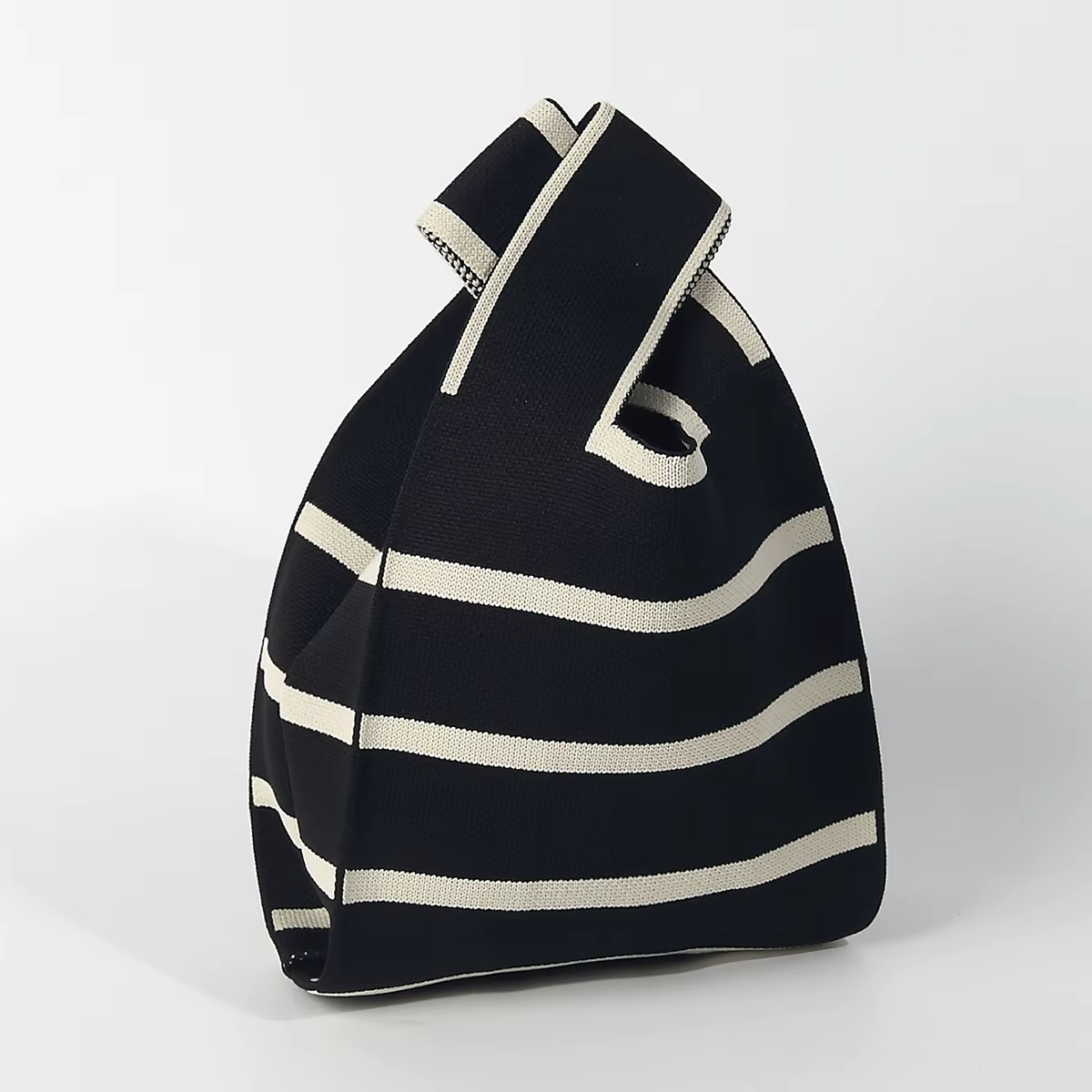 Sac à main tricoté simple et tendance