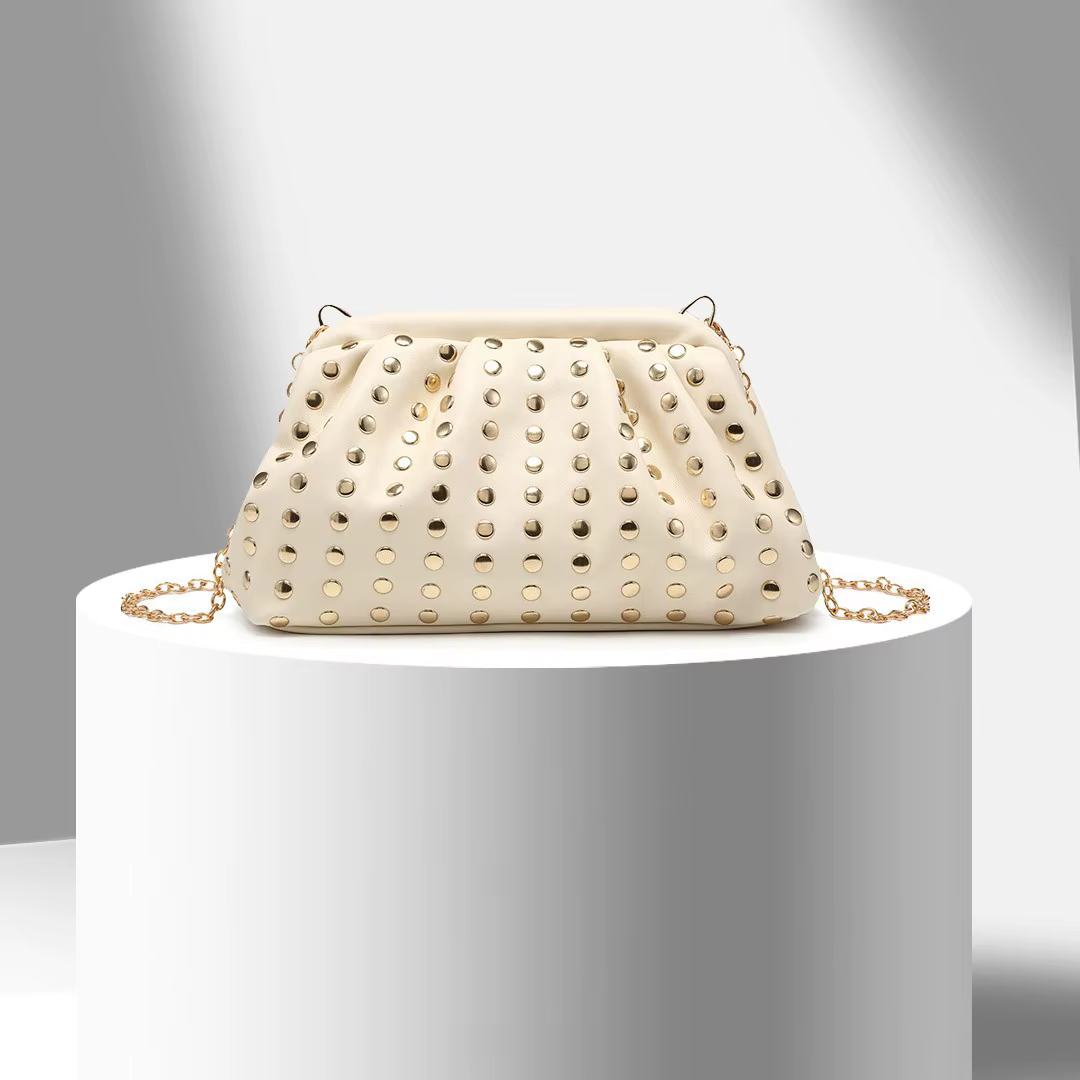 Sac à rivets Design de niche Sac à coque punk Sac nuage