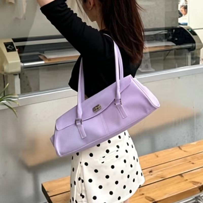 Sac bandoulière texturé en PVC à pois et blocs de couleur