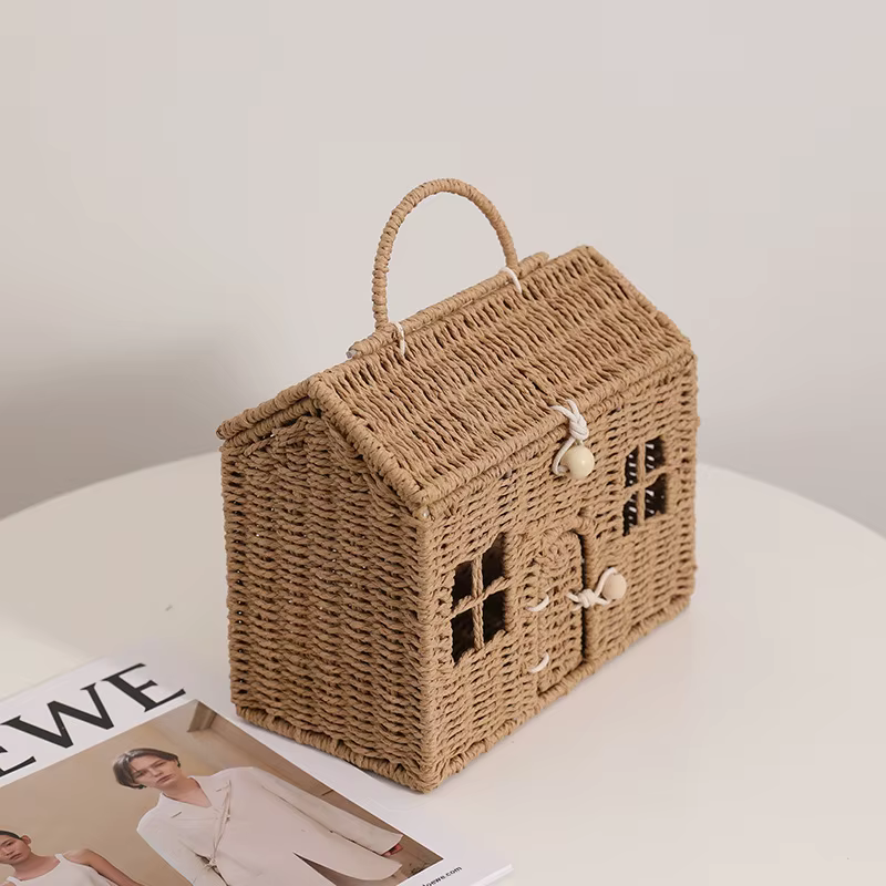 Sac en paille tissé à la main de petite maison de dessin animé