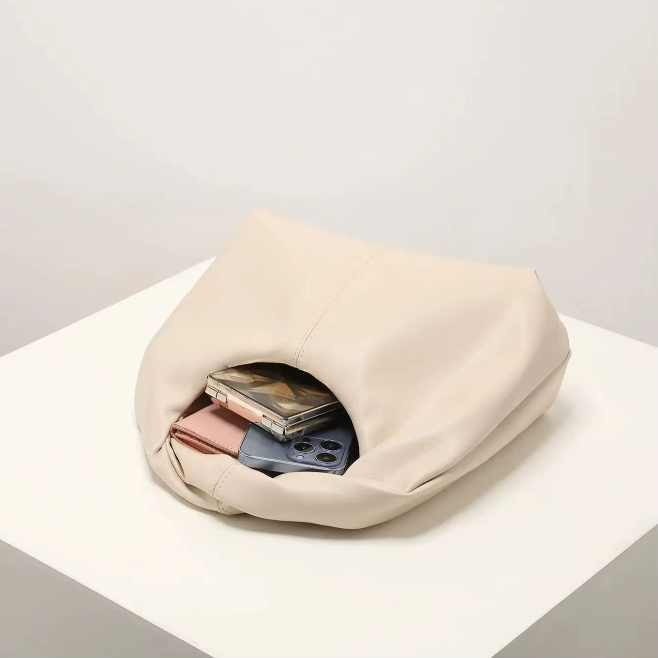 Sac carré torsadé élégant
