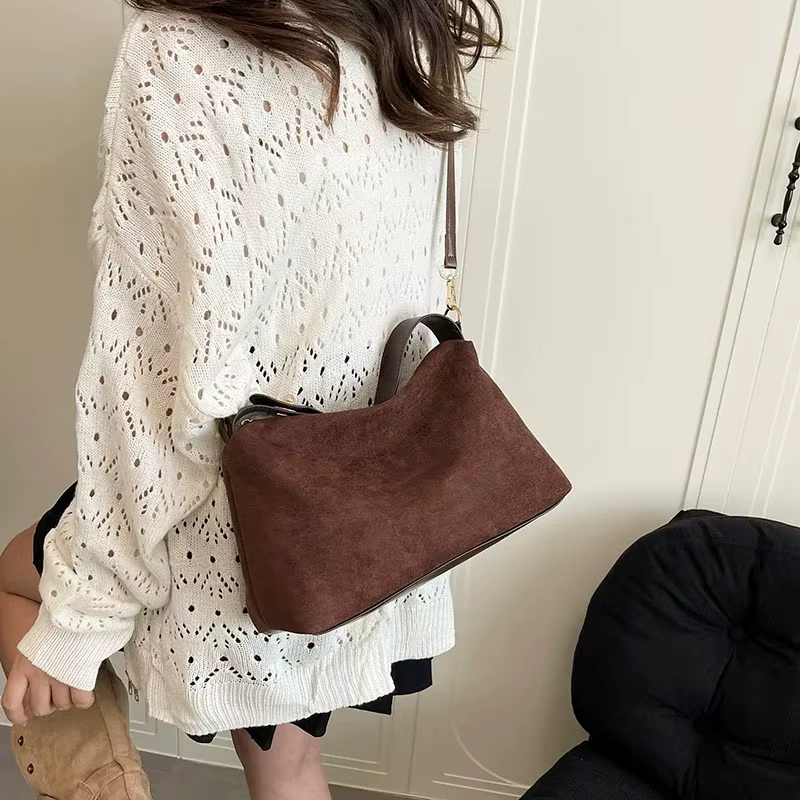 Faux daim couleur unie fermeture éclair doux sac carré confortable polyvalent Simple sacs à bandoulière 2025 hiver rétro mode fourre-tout décontracté