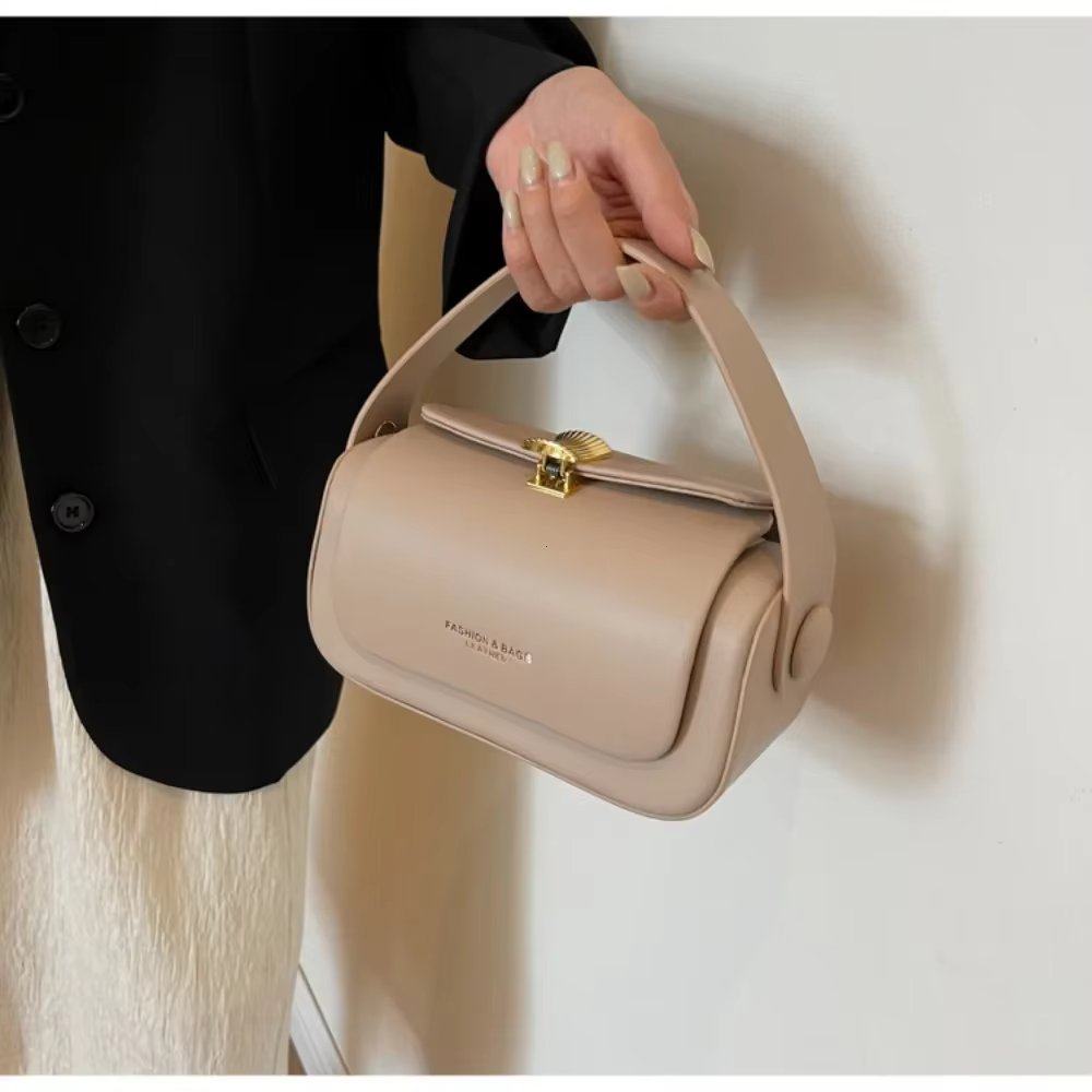 Sac à bandoulière noir classique pour femmes