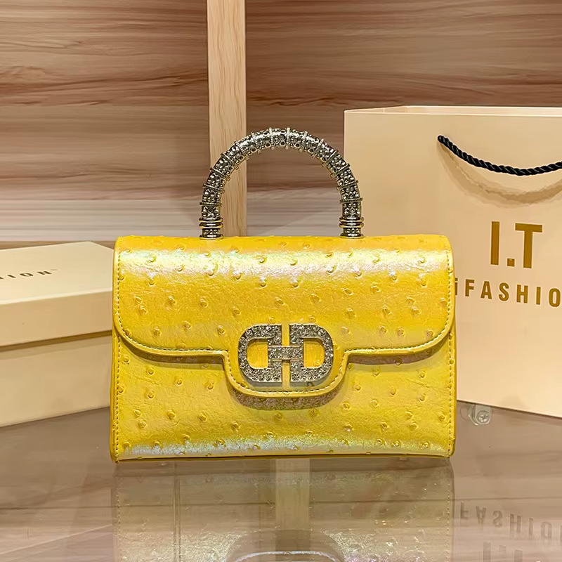 Nouveau sac à main sous les bras à motif d'autruche pour dames