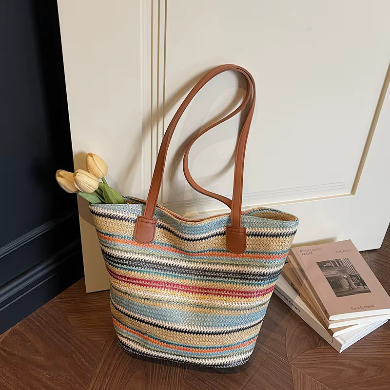 Nouveau sac fourre-tout en paille tressée arc-en-ciel grande capacité pour femme