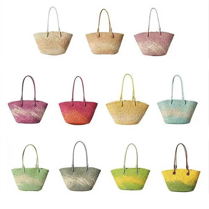 Sac à bandoulière sous les bras en paille de couleur dégradée
