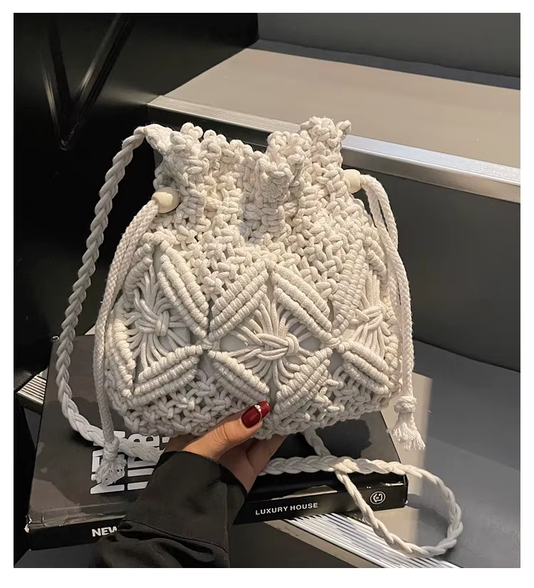 Sac seau creux tissé à la main kaki blanc pour femmes