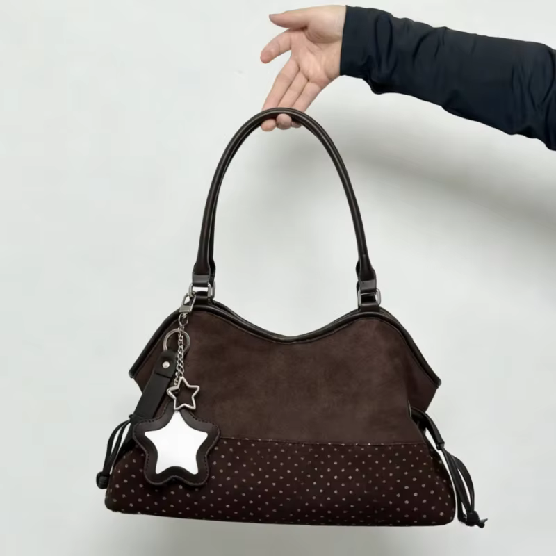 Sac à bandoulière en daim à pois pour femmes