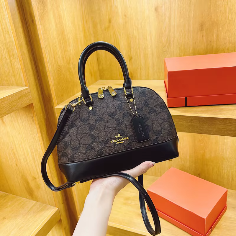 Sac à bandoulière pour femme de créateur parisien