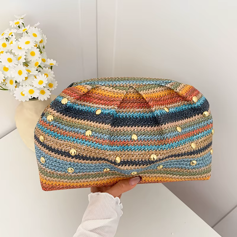 Pochette de soirée en paille tressée à rayures arc-en-ciel