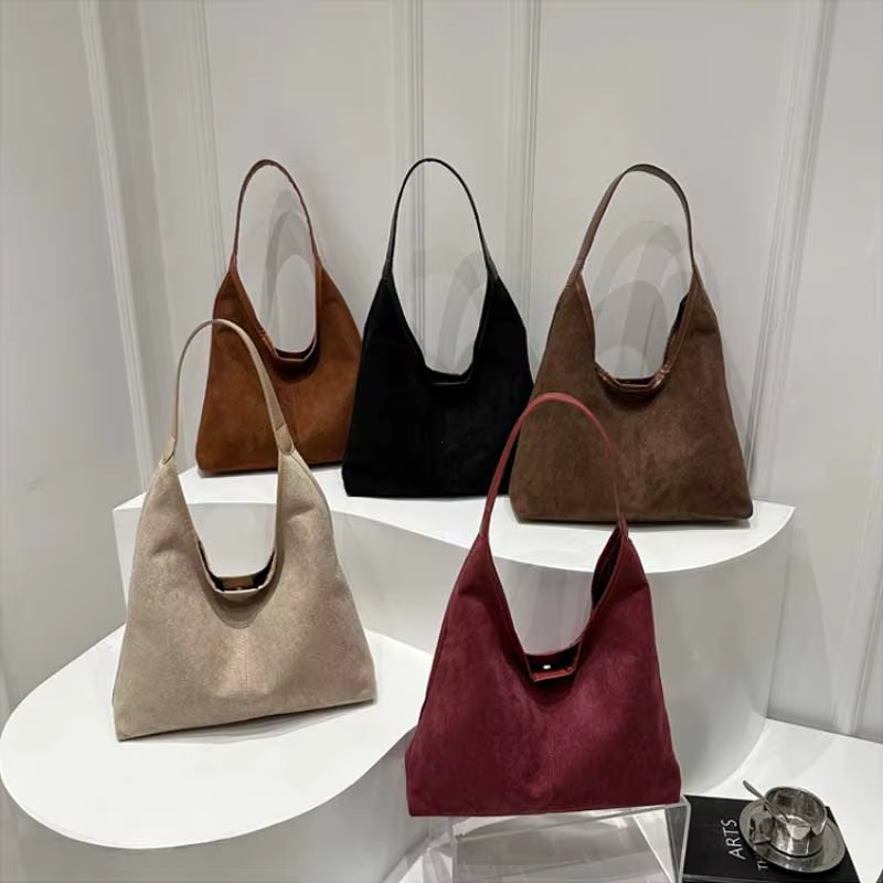 Sac sous les bras en cuir mat pour femmes