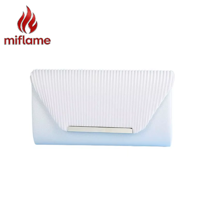Pochette de soirée à motif coquillage