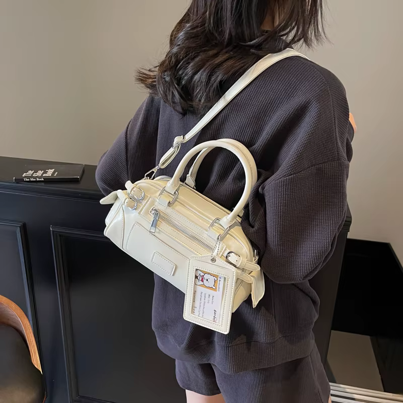 Design élégant brillant PU carré épaule et sacs à bandoulière solide fermeture éclair chaud à la mode Designer Style