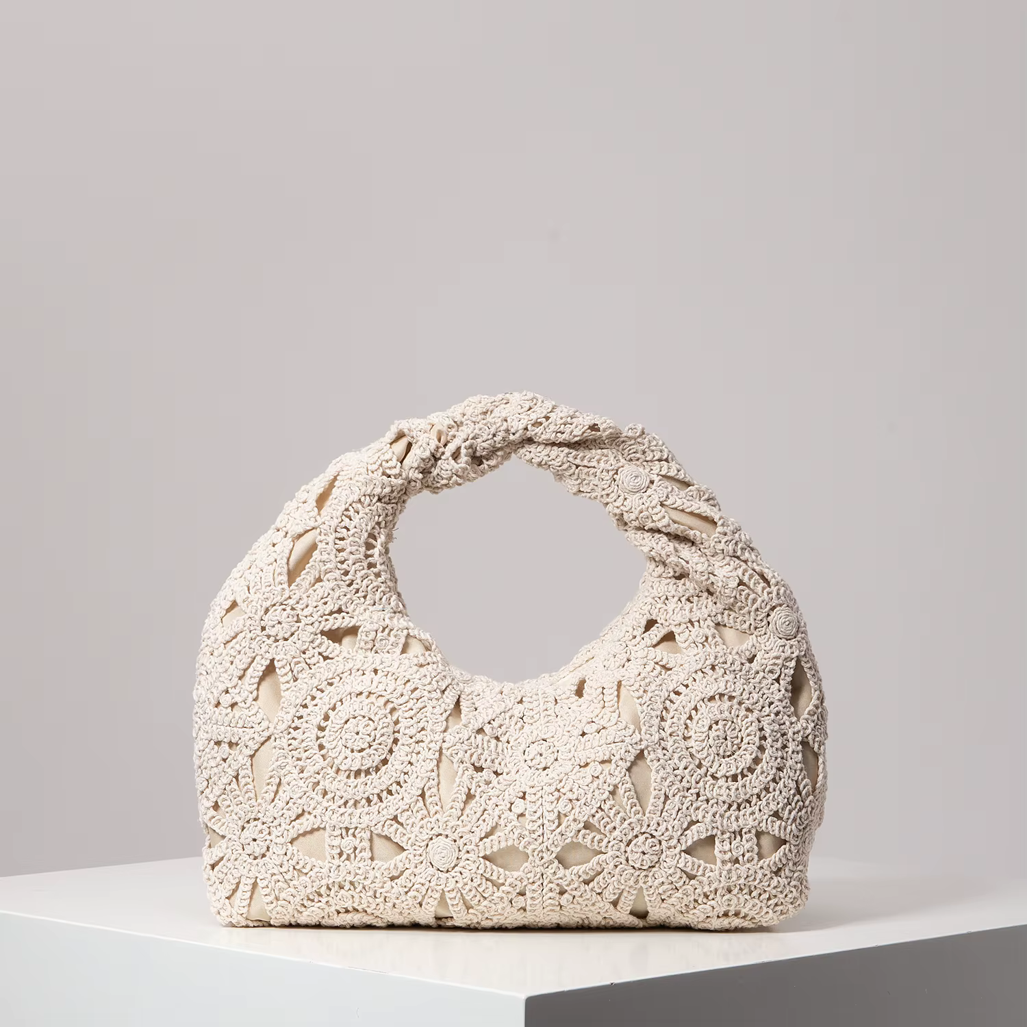 Sac à main tissé à motifs