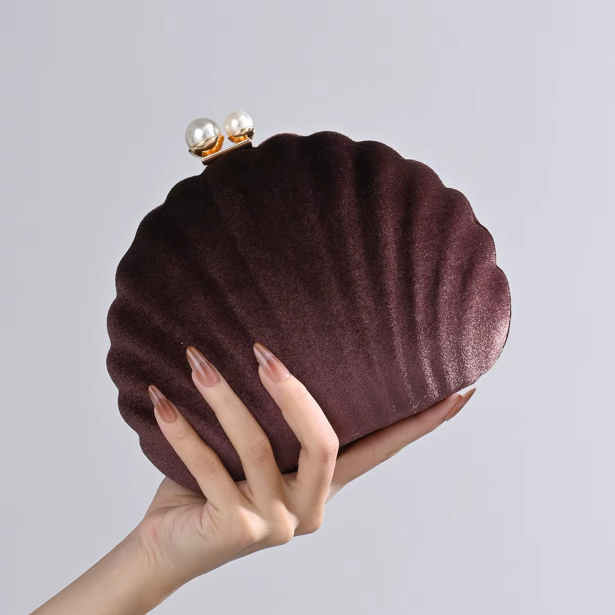 Sac à bandoulière simple en forme de coquille de velours haut de gamme avec poignée perlée pour les fêtes à dîner, sac à main de tempérament personnalisé