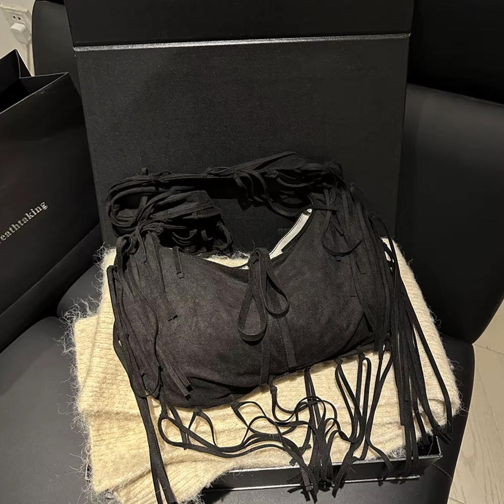 Sac fourre-tout à bandoulière à pompons quatre couleurs