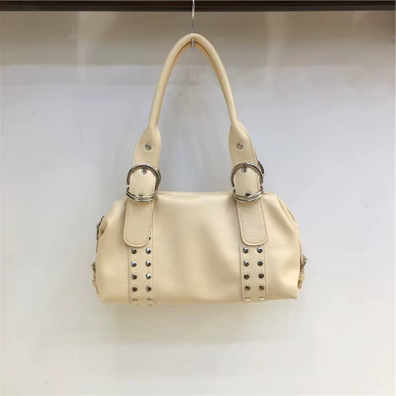 2025 marque Design Vintage Rivet Larfe capacité en cuir oreiller sacs à main mode élégant voyage aisselle sac femmes sac fourre-tout décontracté