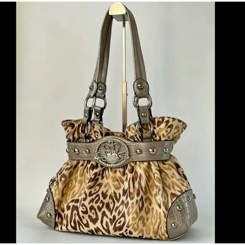 Sac à main de luxe pour femme avec rivets