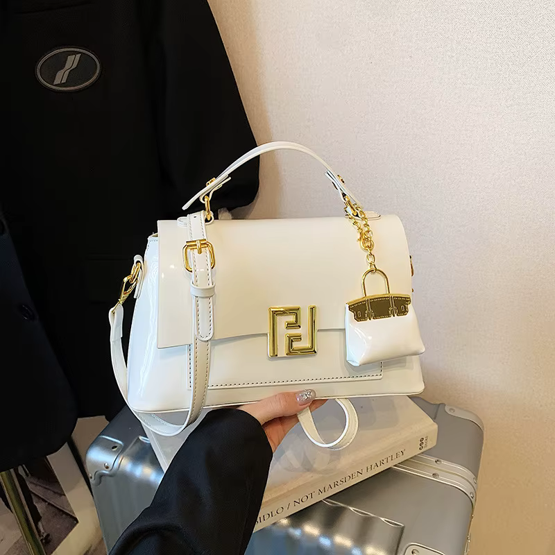 Sac à main pour femme à boucle de fermeture élégante