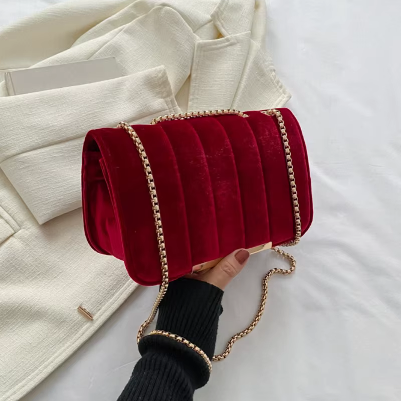 Petit sac carré en velours vintage pour femme