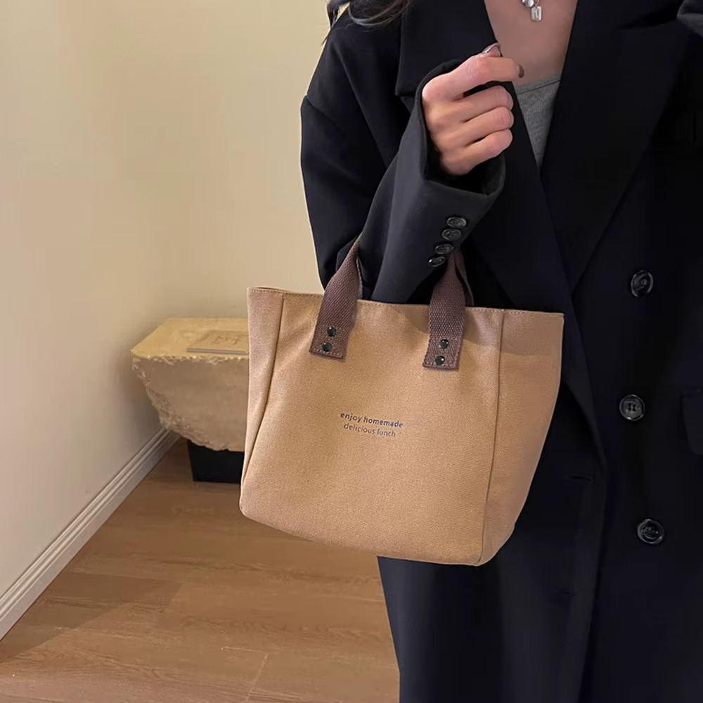 Sac fourre-tout décontracté en toile avec pendentif cloche et fermeture éclair ; ce sac