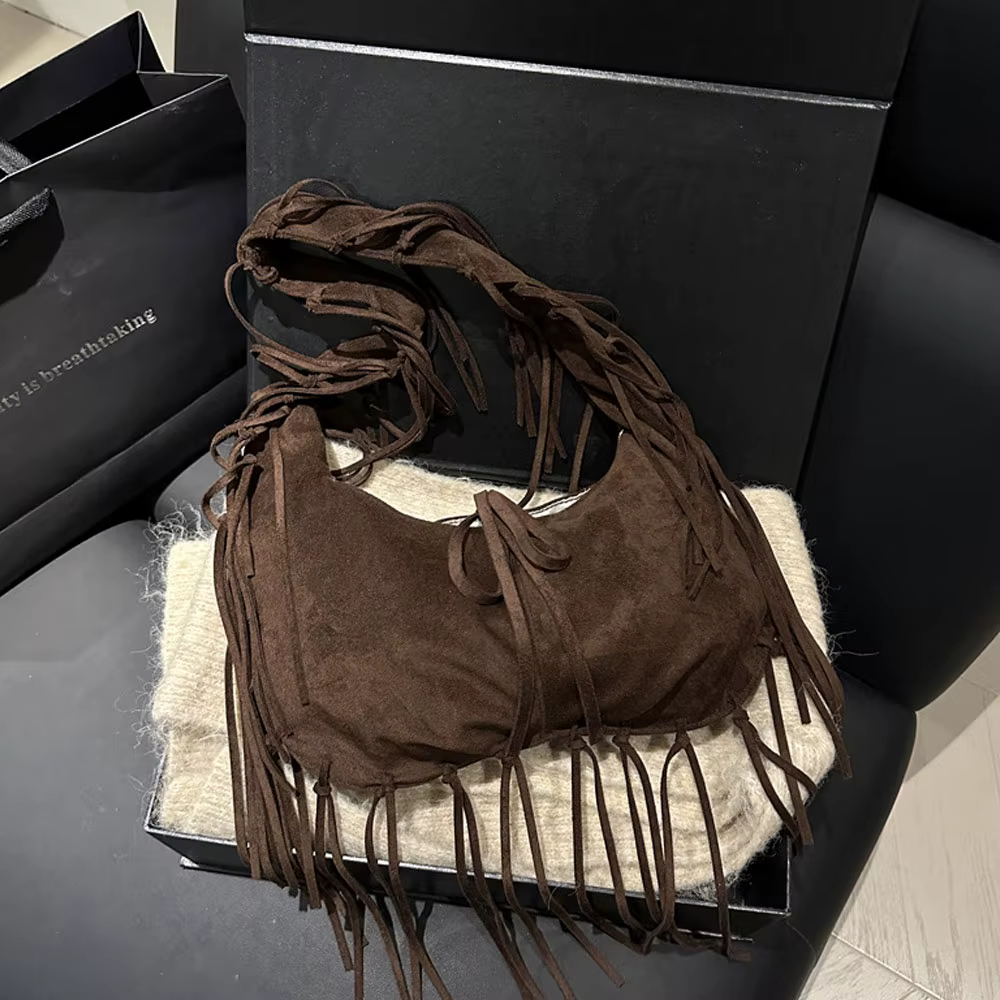 Sac fourre-tout à bandoulière à pompons quatre couleurs