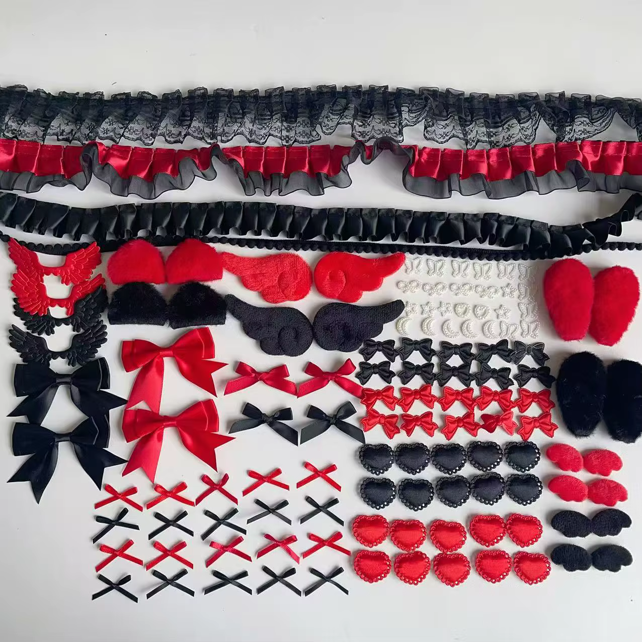 Sac de matériel de bricolage fait à la main en dentelle noire et rouge