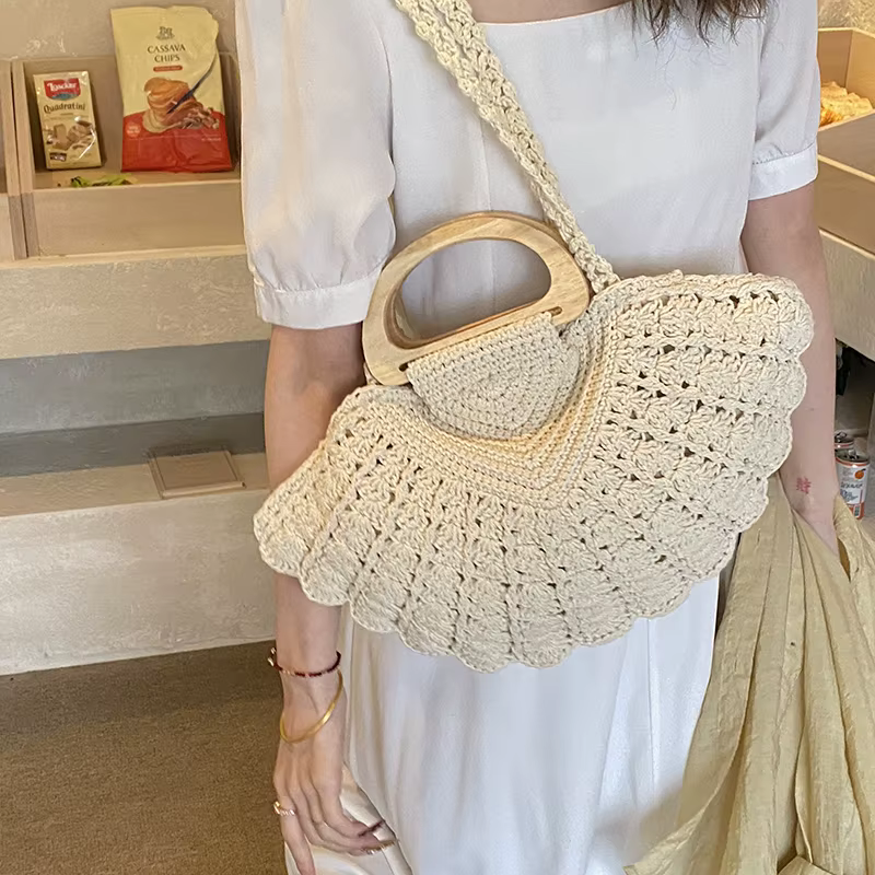 Sac à main en crochet en forme de coquillage avec bandoulière en bois