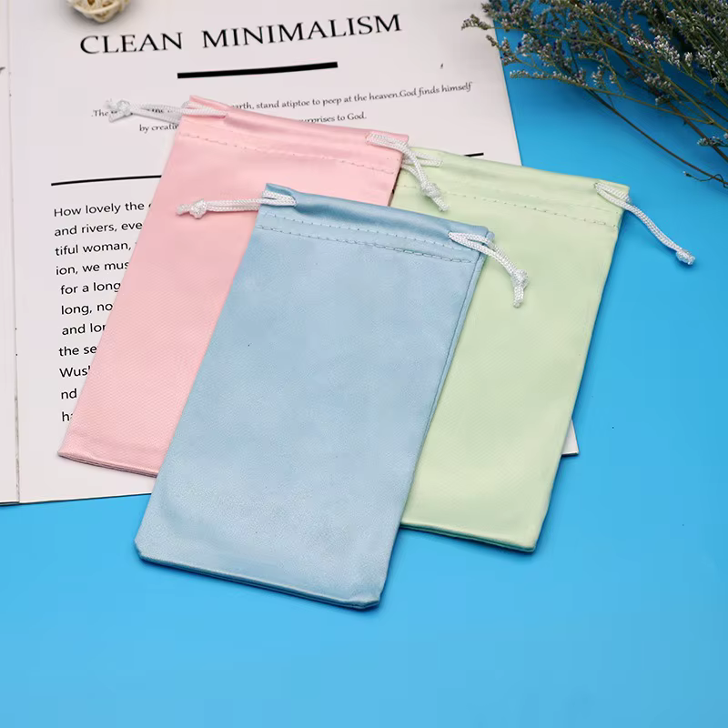 Mini sac à cordon pour lunettes