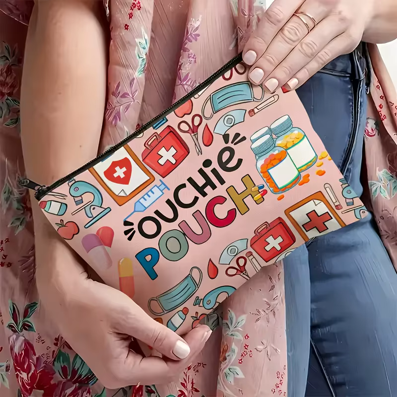 Ouchie Pouch - Pochette zippée sur le thème médical avec un design ludique de pansement et de stéthoscope