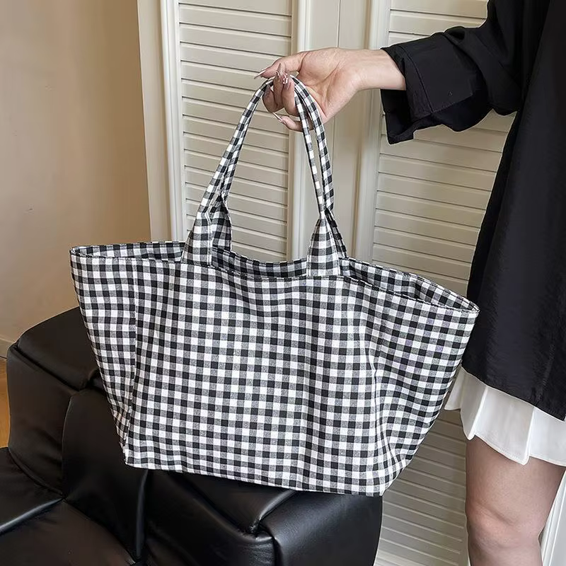Sac fourre-tout en toile à carreaux avec motif