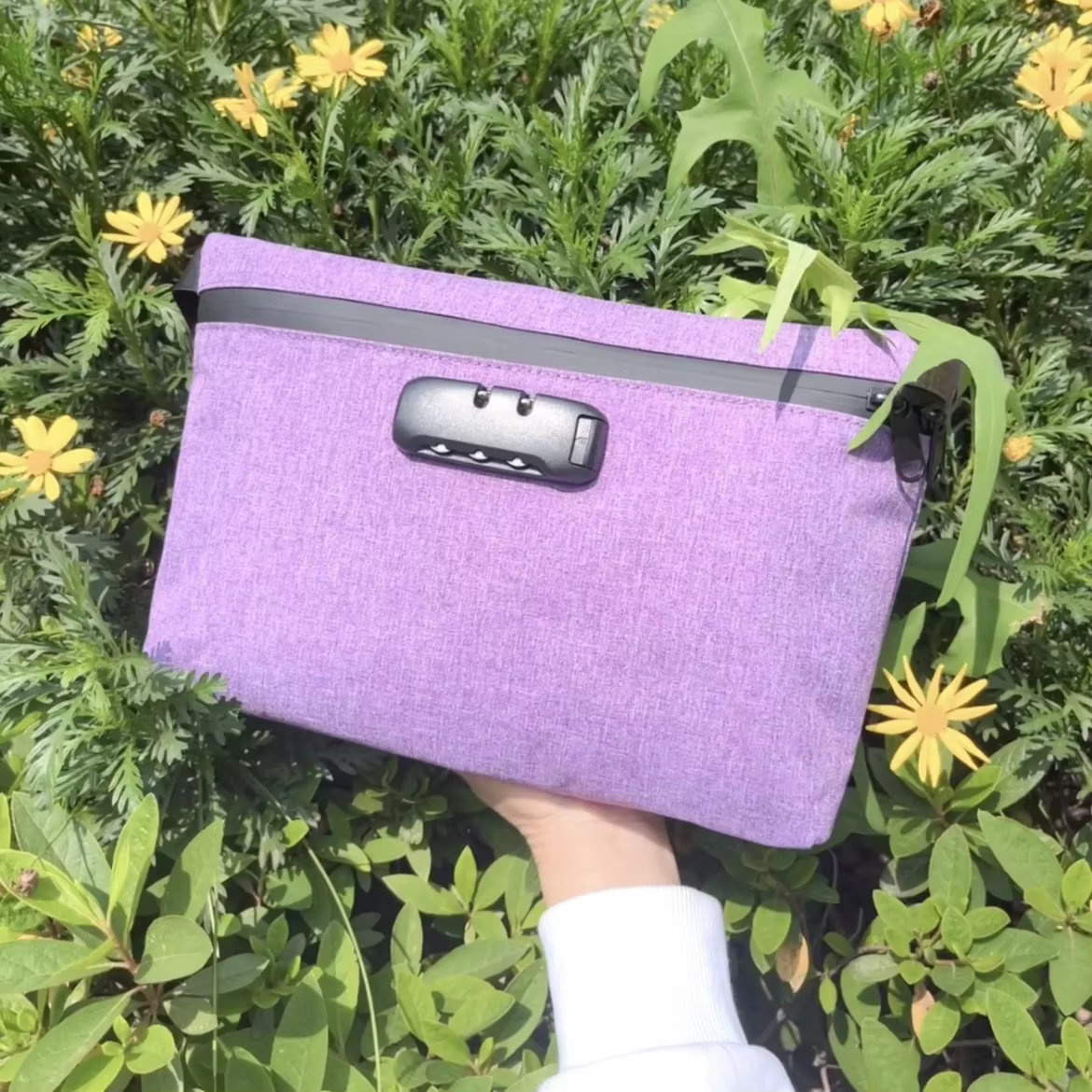 Pochette anti-odeur avec sac de rangement combiné et facile pour les voyages et les utilisations à la maison