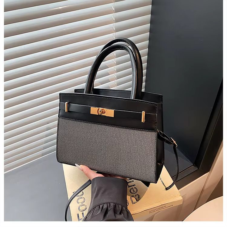 Sac à bandoulière décontracté tendance grande capacité, style urbain simple, pour usage quotidien en hiver