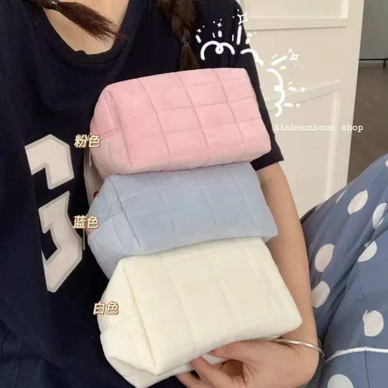 De Maquillage en Fourrure pour Femme
