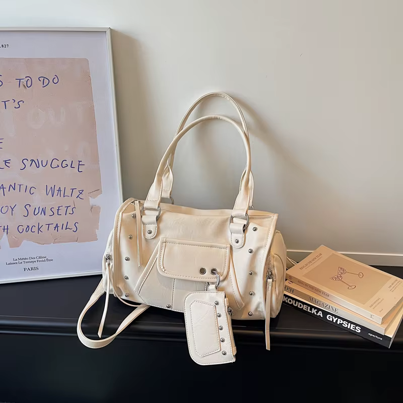 Nouveau sac fourre-tout tendance grande capacité à rivets