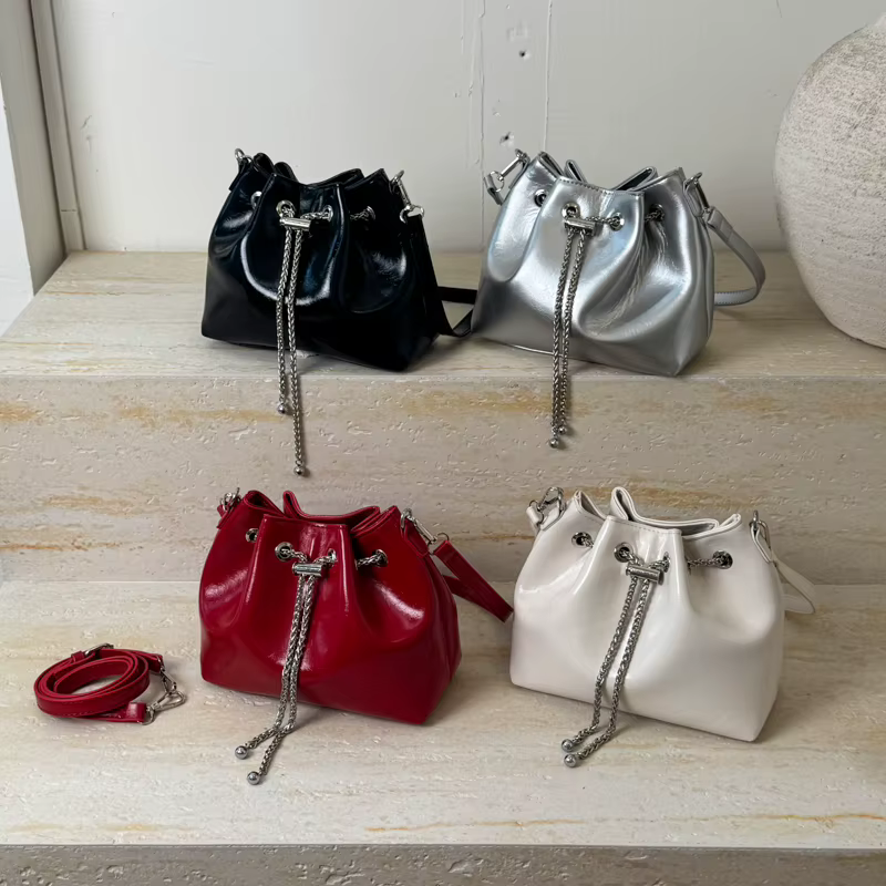 Sac à bandoulière argenté de luxe pour femmes