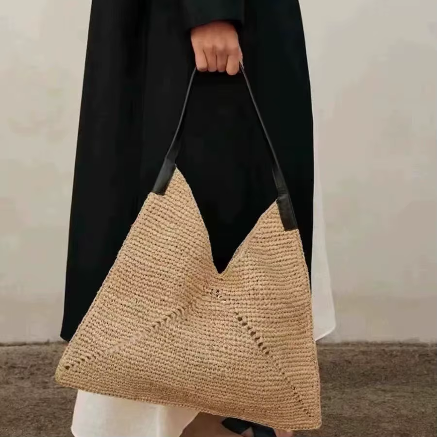 Grand sac à bandoulière en raphia tressé pour femme