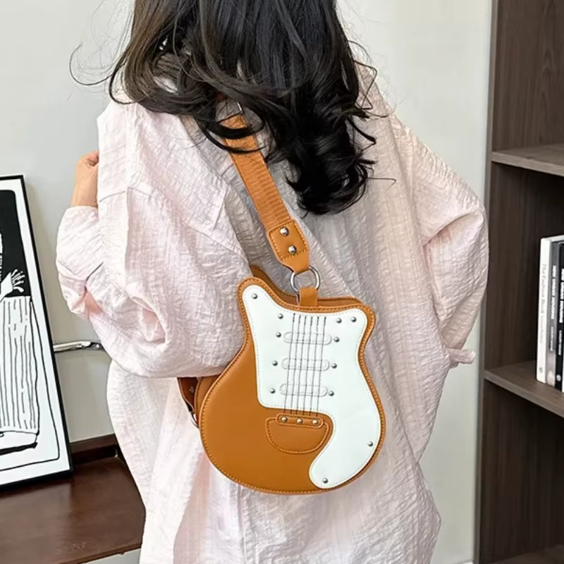 Sac bandoulière clouté pour femme