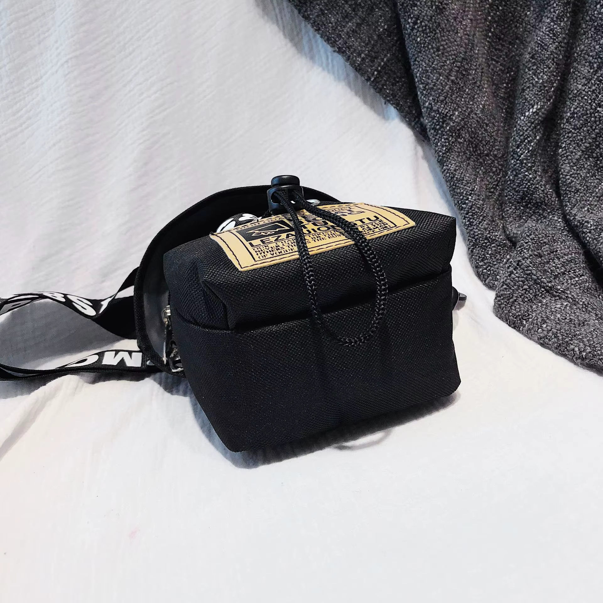 Sac messager tendance avec lettres de rue imprimées