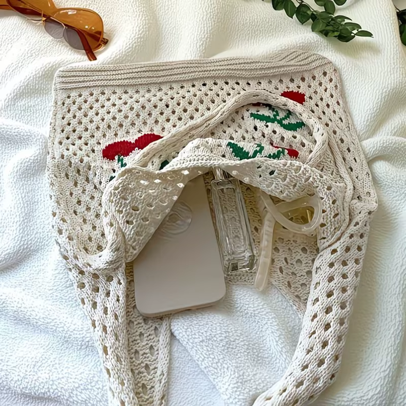 Sac à main en tricot ajouré motif cerise