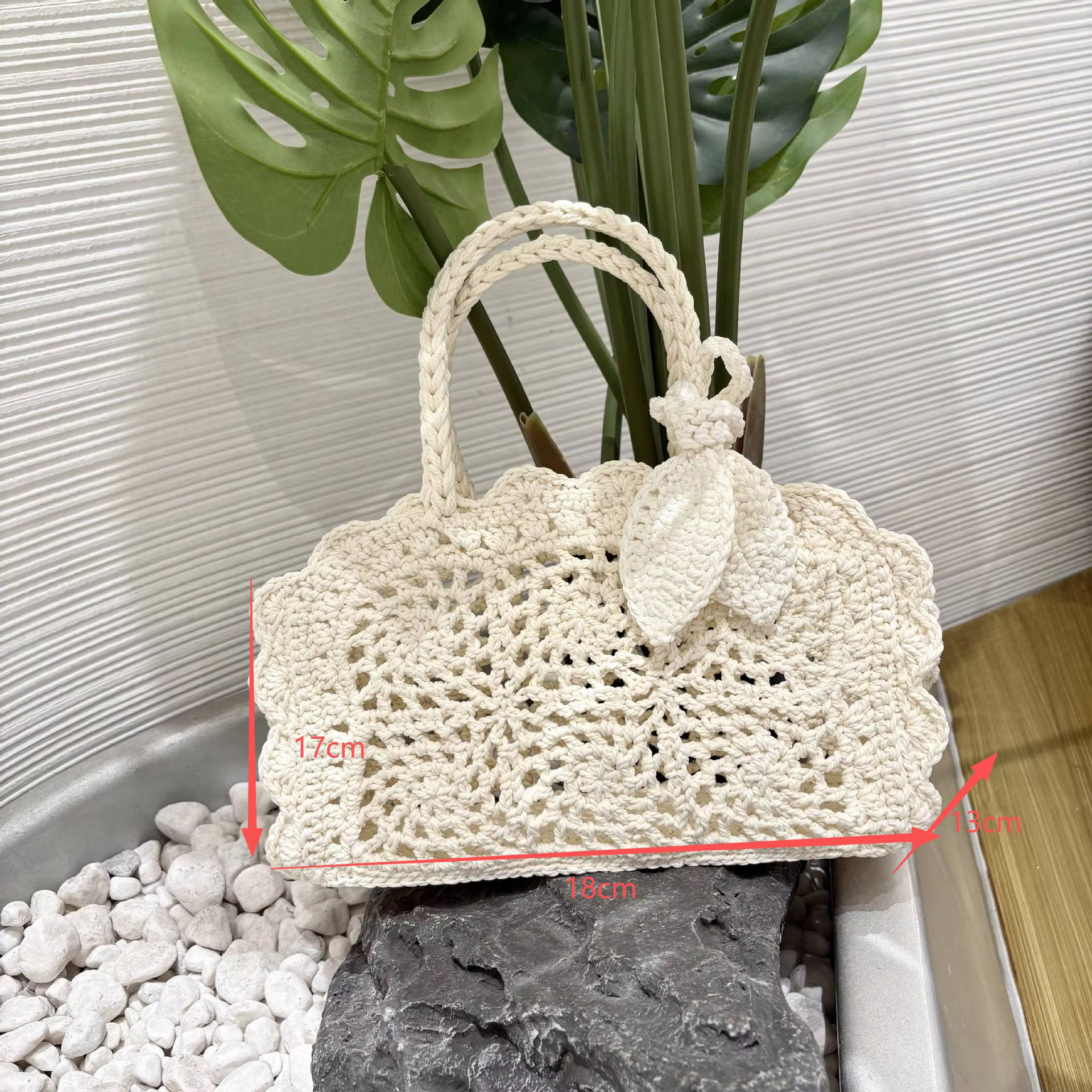 Sac tissé artisanal minimaliste français tendance pour femme