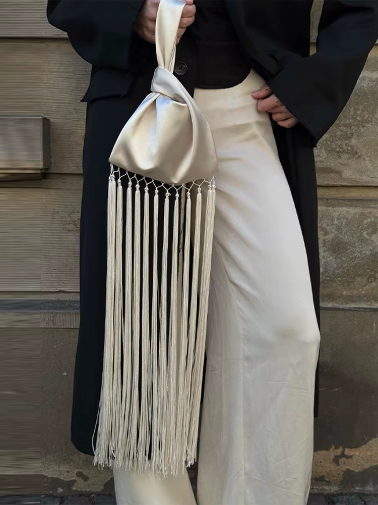 Mini sac à main en satin à franges pour femme