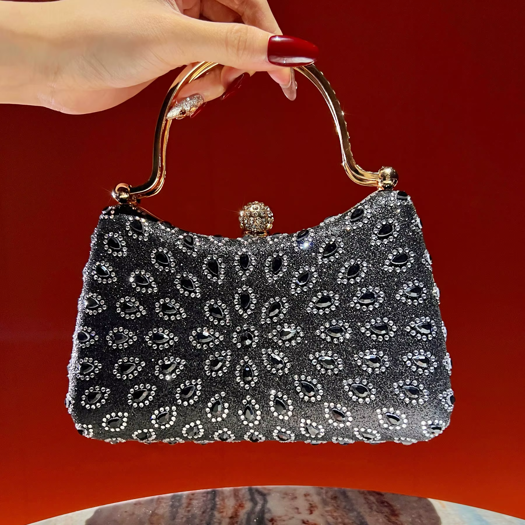 Nouveau sac à main serti de diamants