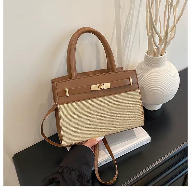 Sac à bandoulière décontracté tendance grande capacité, style urbain simple, pour usage quotidien en hiver
