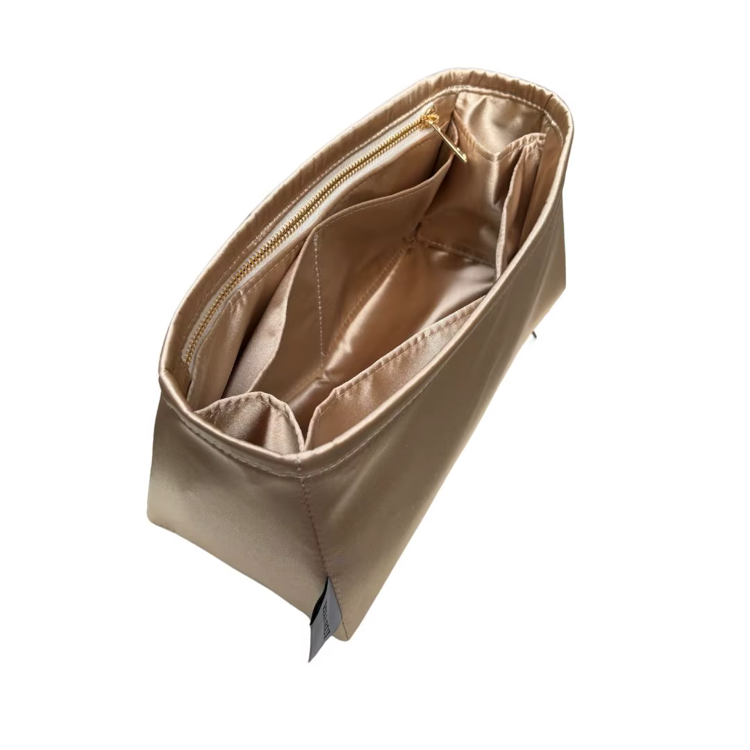 Organisateur de sac à main soyeux lisse