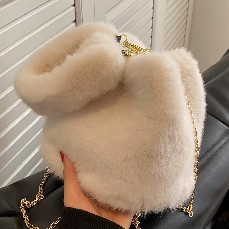 Sac à bandoulière en fausse fourrure pour femme